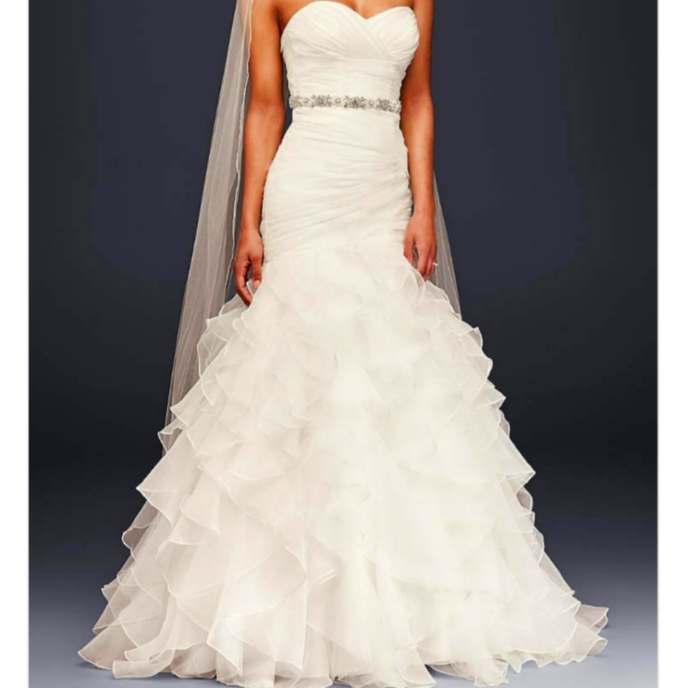 DAVID'S BRIDAL IVORY WEDDING DRESS SIZE 2-4